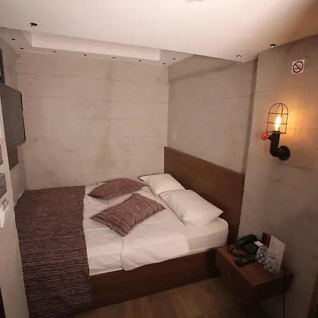 Elibol Old Hotell 3*