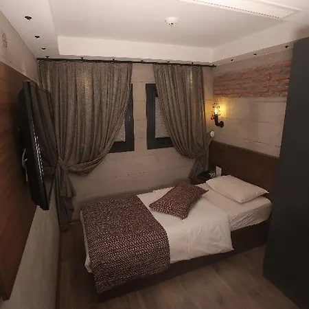Elibol Old Hotell
