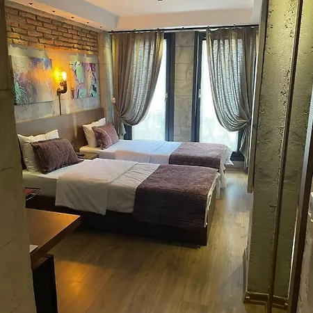 Hotell Elibol Old 3*